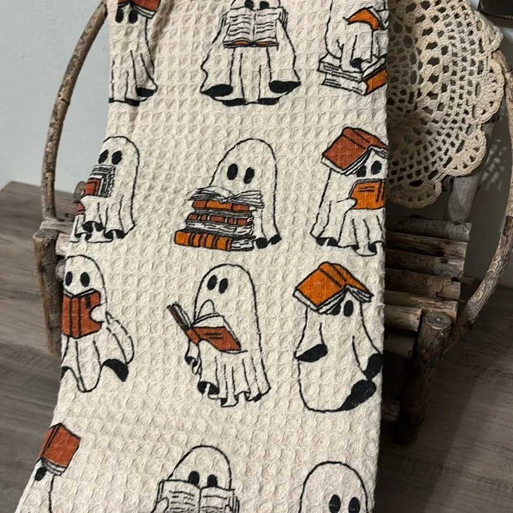 1 SET LEFT! NWT RACHEL ZOE GHOST READING BOOK KITCHEN TOWELS SET OF 3  NWT